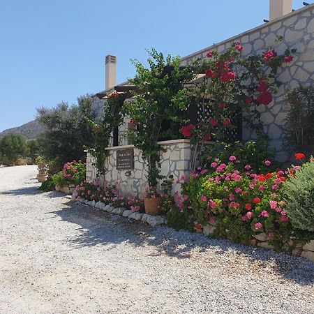 Cottage Du Soleil Makrýgialos エクステリア 写真